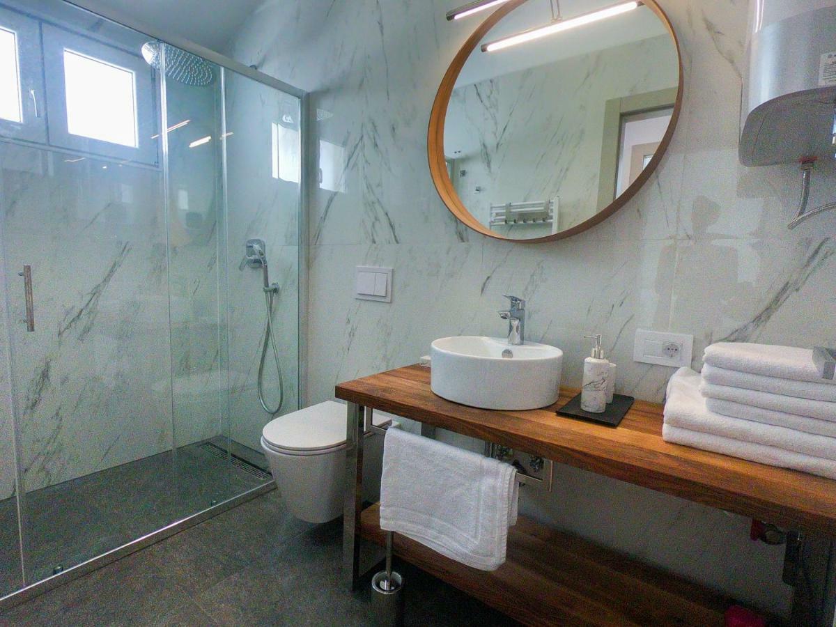 Sea Apartment Carera 로비니 외부 사진
