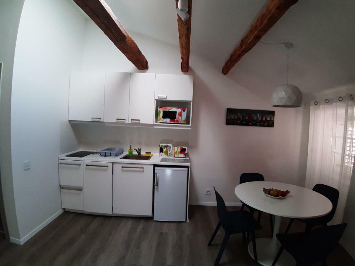 Sea Apartment Carera 로비니 외부 사진