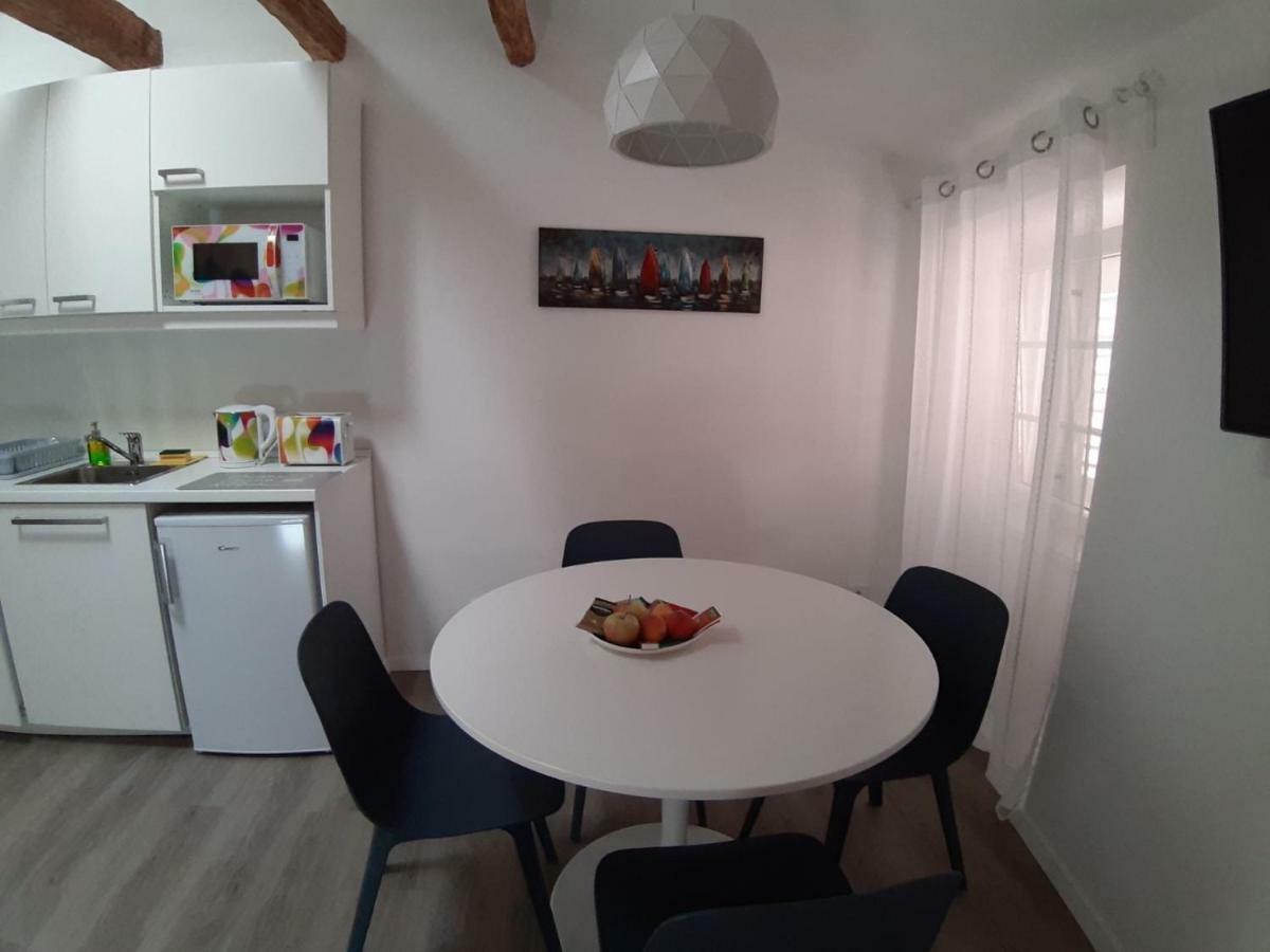 Sea Apartment Carera 로비니 객실 사진